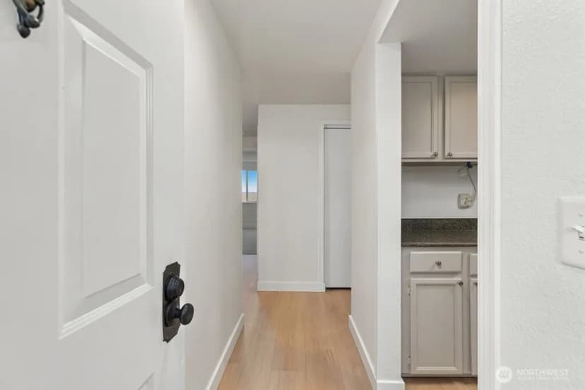 Property photo for 13235 12th Avenue Sw #112, Burien photo 3