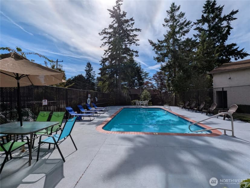 Property photo for 13235 12th Avenue Sw #112, Burien photo 25