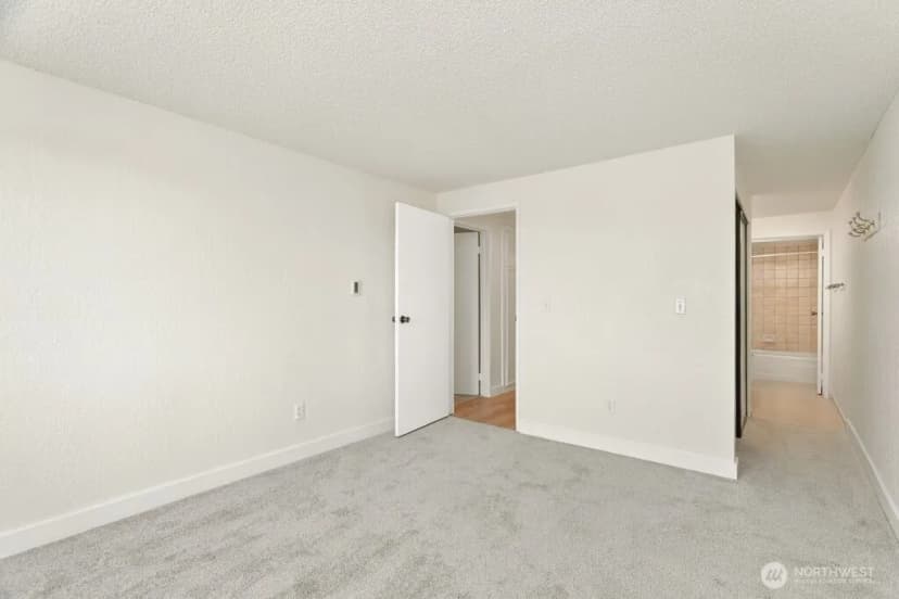 Property photo for 13235 12th Avenue Sw #112, Burien photo 14