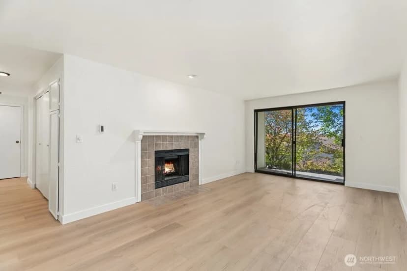 Property photo for 13235 12th Avenue Sw #112, Burien photo 6