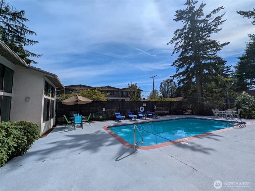 Property photo for 13235 12th Avenue Sw #112, Burien photo 24