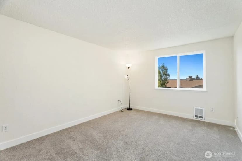 Property photo for 13235 12th Avenue Sw #112, Burien photo 13