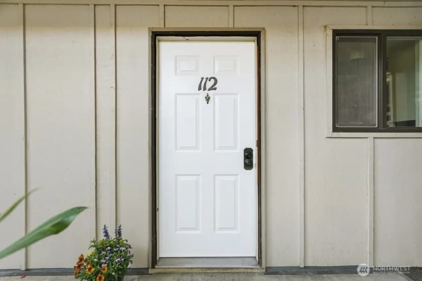 Property photo for 13235 12th Avenue Sw #112, Burien photo 2