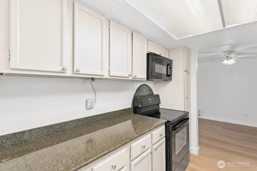 Property photo for 13235 12th Avenue Sw #112, Burien photo 10