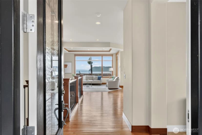 Property photo for 6652 Waterton Circle, Mukilteo photo 2