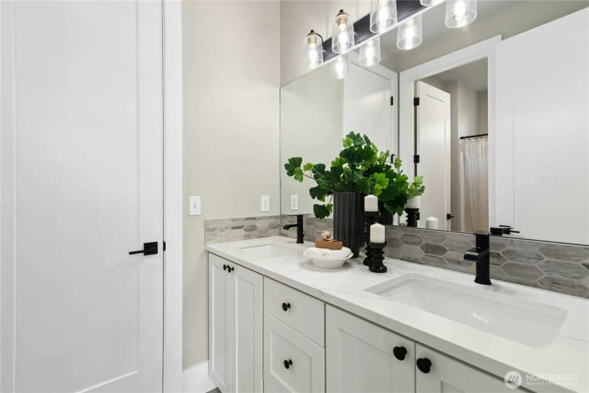 Property photo for 17840 10th Avenue Nw, Shoreline photo 23