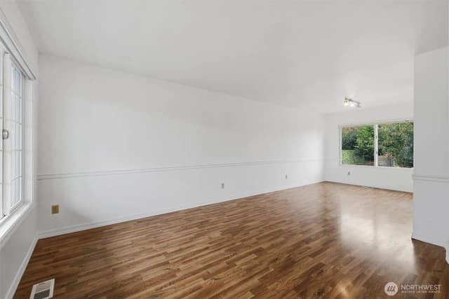Property photo for 7618 68th Street Ne, Marysville photo 4