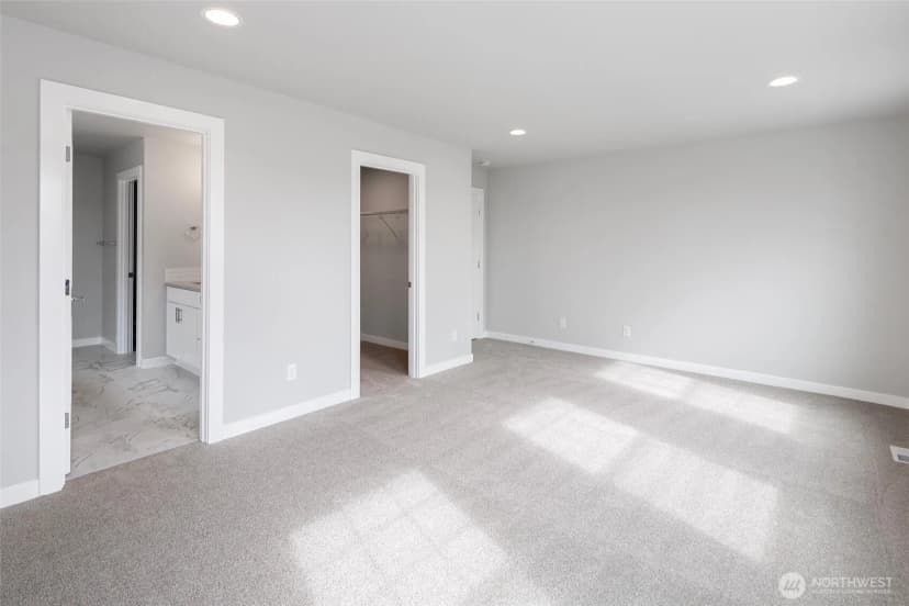 Property photo for 592 Sw 97th Street #2, Seattle photo 26