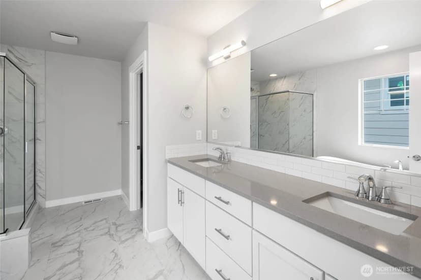 Property photo for 592 Sw 97th Street #2, Seattle photo 29