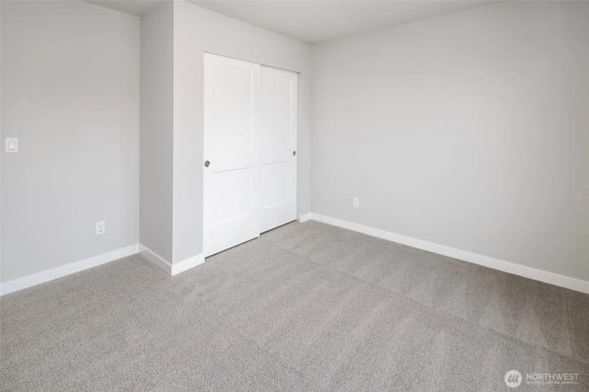 Property photo for 592 Sw 97th Street #2, Seattle photo 23