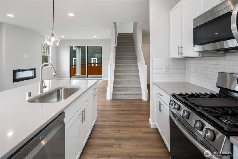 Property photo for 592 Sw 97th Street #2, Seattle photo 15