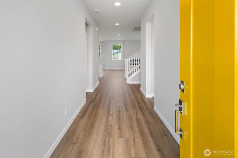 Property photo for 592 Sw 97th Street #2, Seattle photo 3