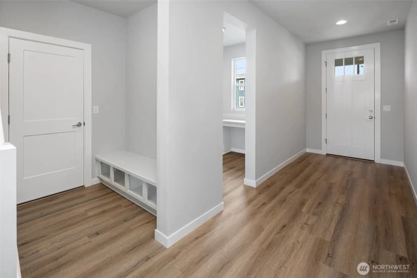 Property photo for 592 Sw 97th Street #2, Seattle photo 4