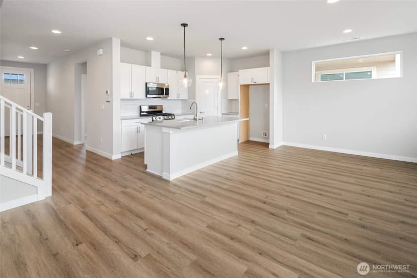 Property photo for 592 Sw 97th Street #2, Seattle photo 9