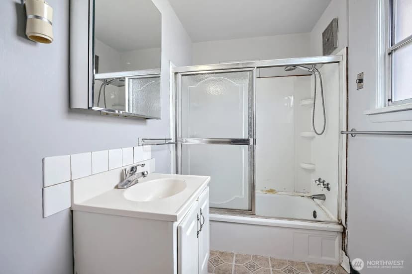 Property photo for 4329 S Webster Street, Seattle photo 8