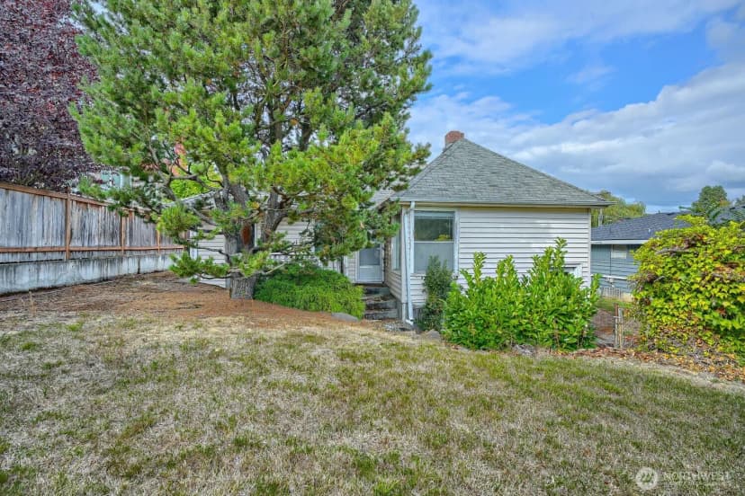 Property photo for 4329 S Webster Street, Seattle photo 11