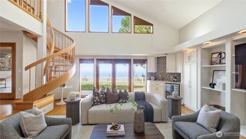 Property photo for 11812 Marine View Drive, Edmonds photo 8