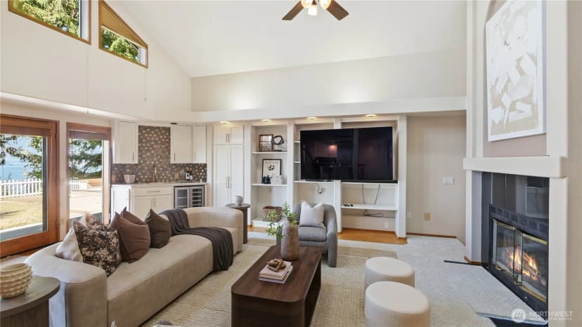 Property photo for 11812 Marine View Drive, Edmonds photo 9