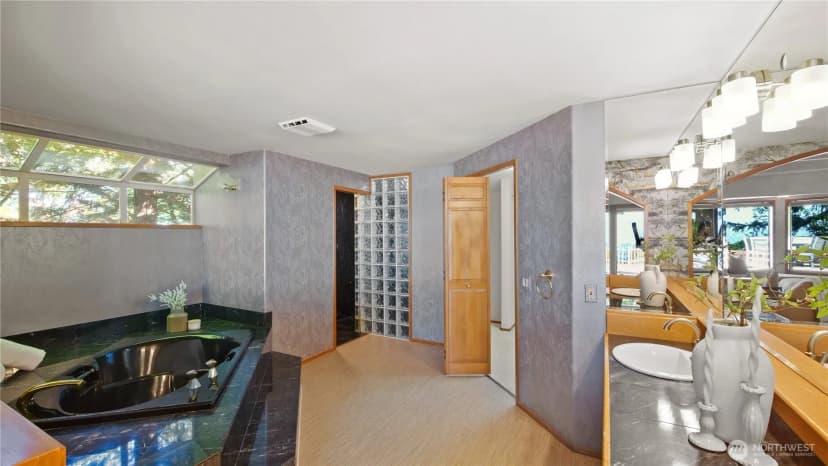 Property photo for 11812 Marine View Drive, Edmonds photo 21