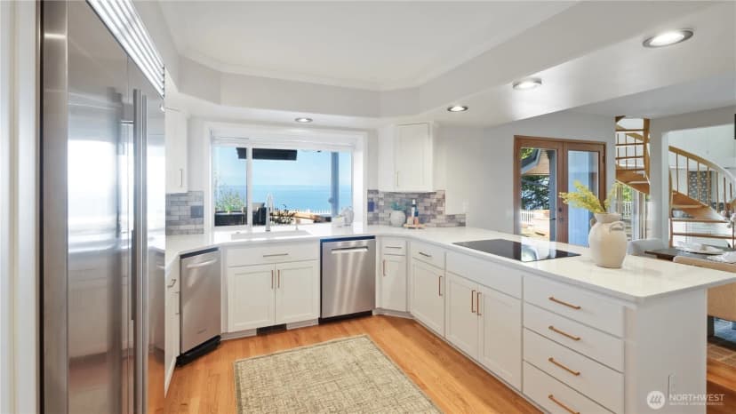 Property photo for 11812 Marine View Drive, Edmonds photo 14