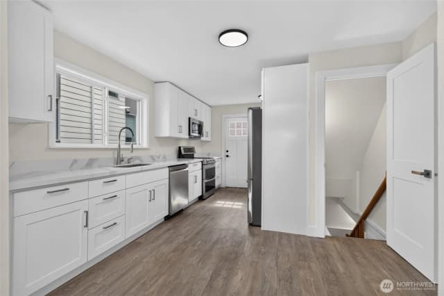 Property photo for 3023 Sw Charlestown Street, Seattle photo 4