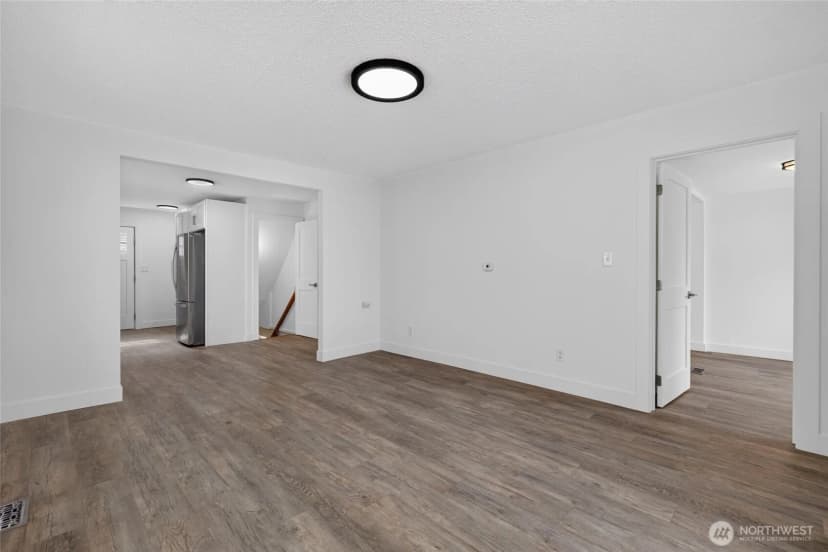 Property photo for 3023 Sw Charlestown Street, Seattle photo 6