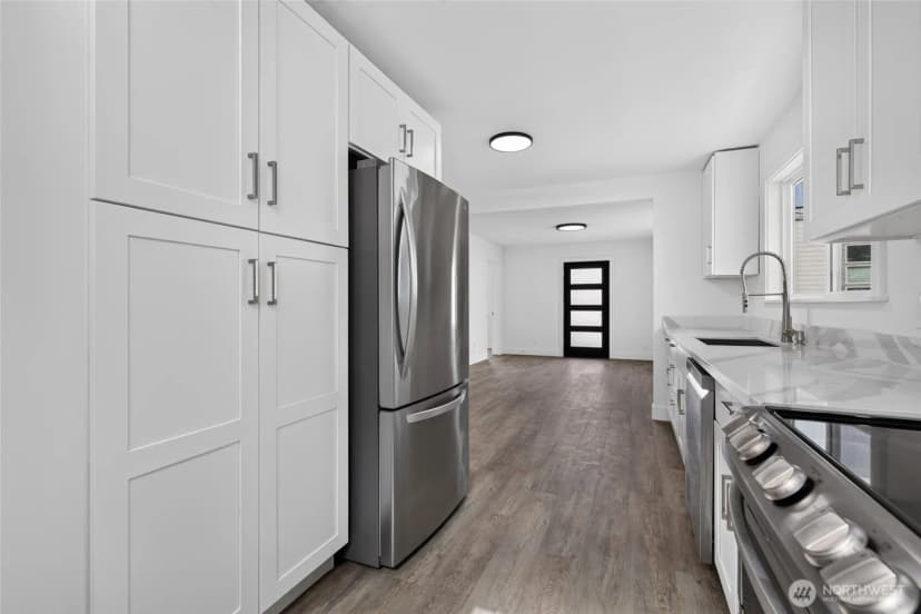Property photo for 3023 Sw Charlestown Street, Seattle photo 5
