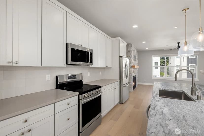 Property photo for 10 160th Place Se, Bothell photo 12