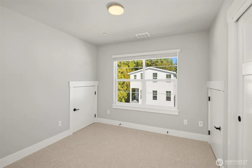 Property photo for 10 160th Place Se, Bothell photo 27