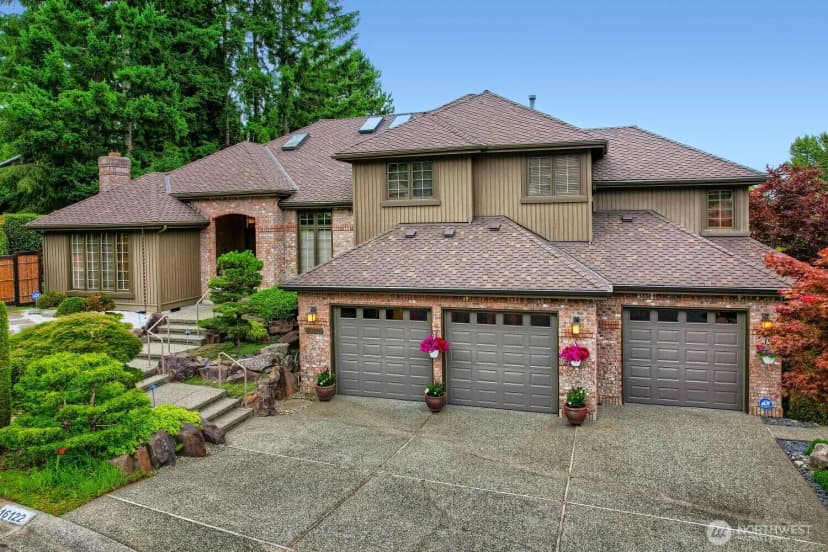 Property photo for 16122 Ne 49th Court, Redmond