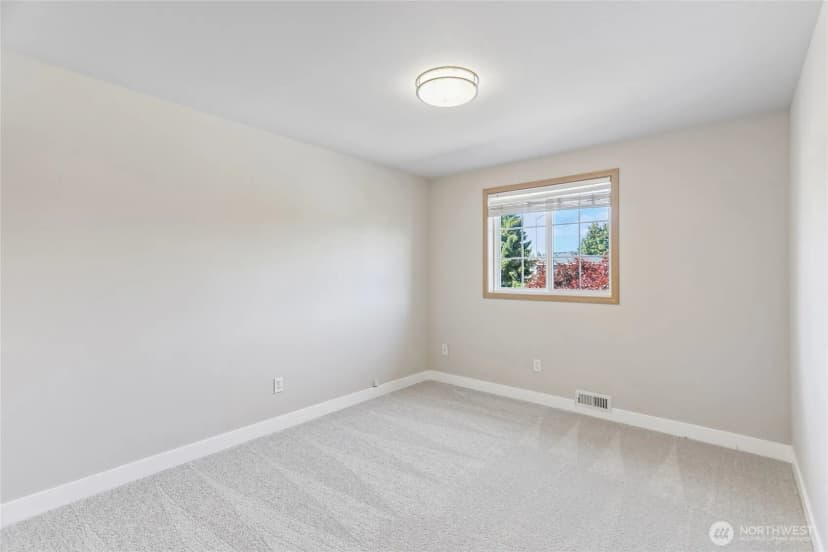Property photo for 17611 29th Avenue Ne, Marysville photo 12