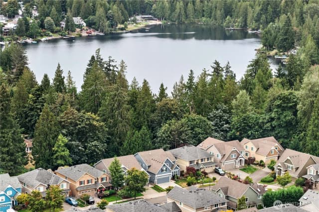 Property photo for 21217 Se 260th Street, Maple Valley photo 2