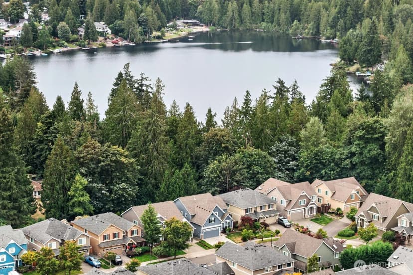 Property photo for 21217 Se 260th Street, Maple Valley photo 2