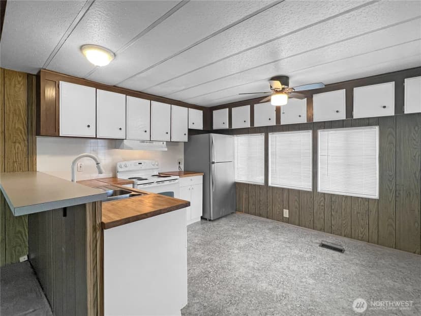 Property photo for 10900 Kuhlman Road Se #64, Olympia photo 6