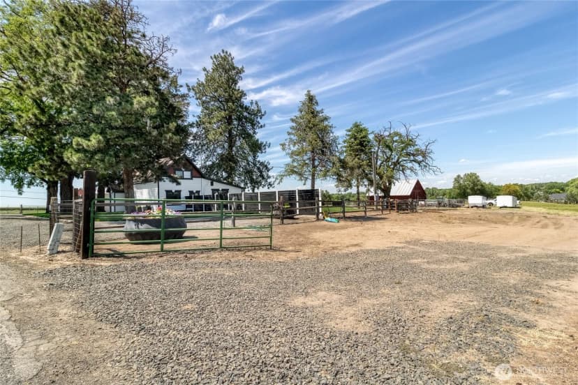 Property photo for 1111 Rooster Road, Walla Walla photo 28