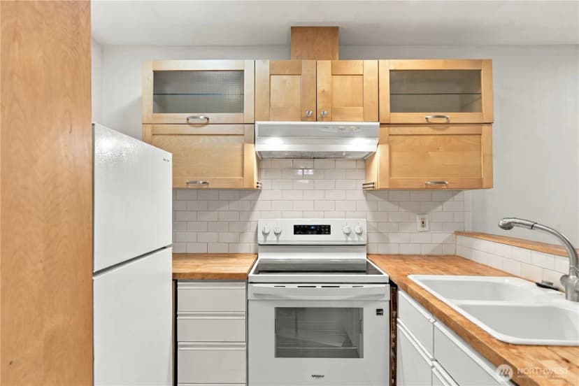 Property photo for 211 Summit Avenue E #108, Seattle photo 11
