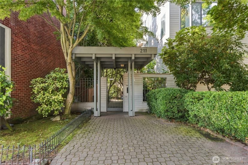 Property photo for 211 Summit Avenue E #108, Seattle photo 20