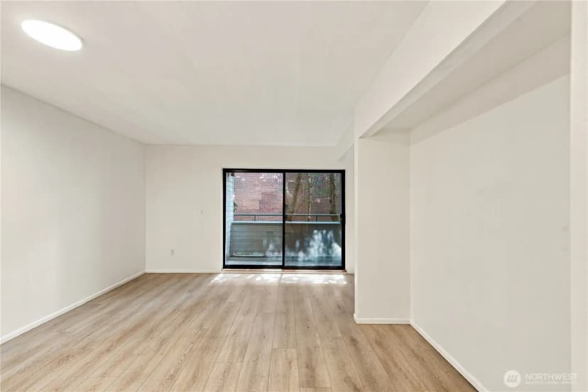 Property photo for 211 Summit Avenue E #108, Seattle photo 8