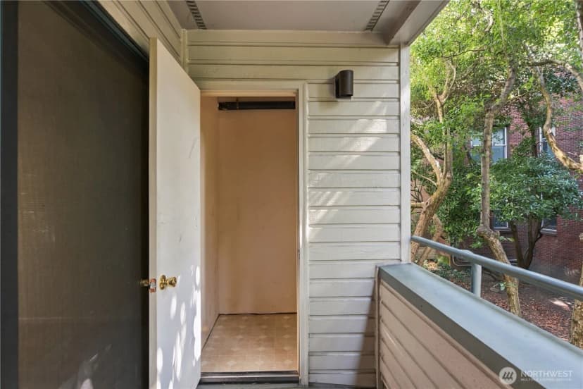 Property photo for 211 Summit Avenue E #108, Seattle photo 23