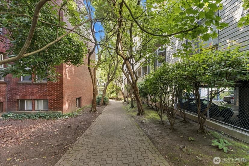 Property photo for 211 Summit Avenue E #108, Seattle photo 27