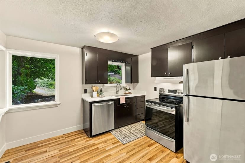Property photo for 4512 Sw Director Place, Seattle photo 10