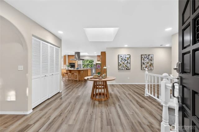 Property photo for 6730 Ne 202nd Street, Kenmore photo 3