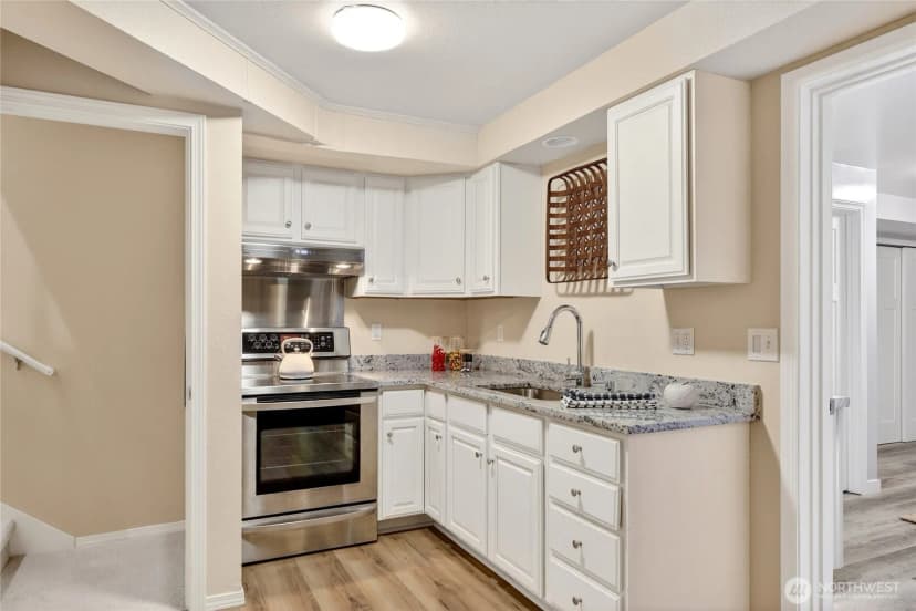 Property photo for 6730 Ne 202nd Street, Kenmore photo 24