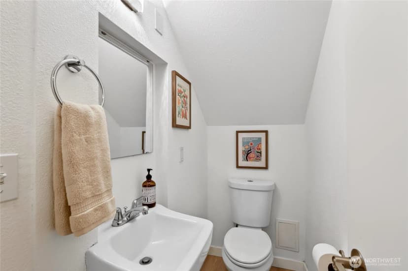Property photo for 6730 Ne 202nd Street, Kenmore photo 28