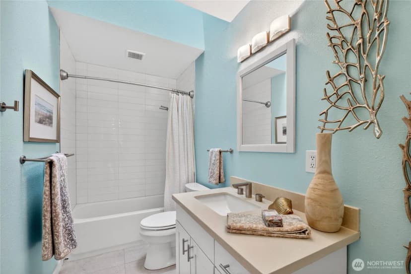Property photo for 6730 Ne 202nd Street, Kenmore photo 18