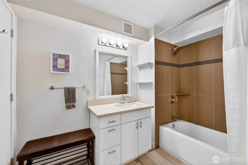 Property photo for 6730 Ne 202nd Street, Kenmore photo 36