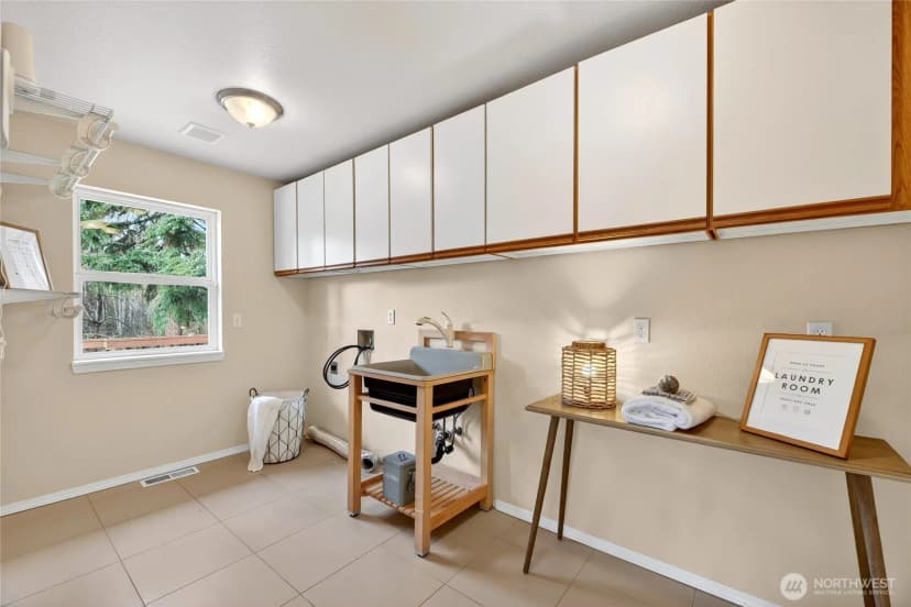 Property photo for 6730 Ne 202nd Street, Kenmore photo 15