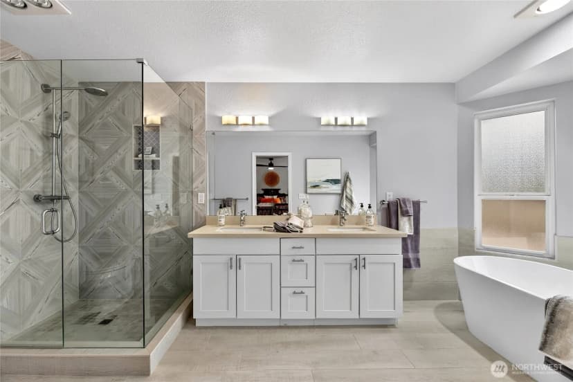 Property photo for 6730 Ne 202nd Street, Kenmore photo 22