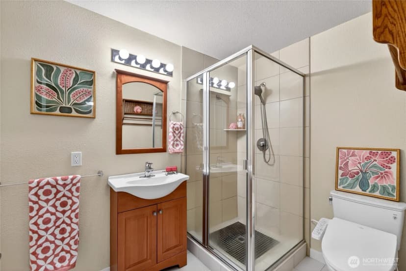 Property photo for 6730 Ne 202nd Street, Kenmore photo 30