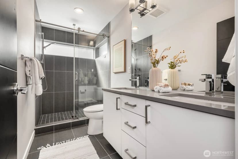 Property photo for 2616 S Dearborn St, Seattle photo 18